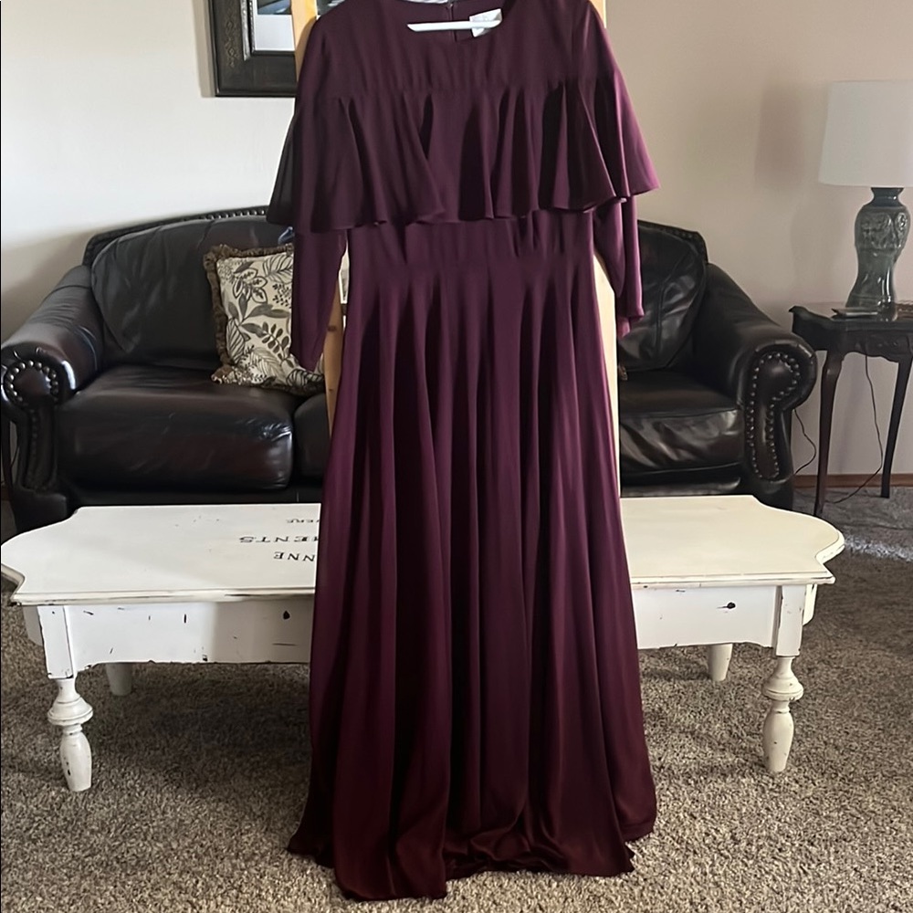 Elegant Burgundy Maxi Dress